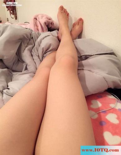 90后靓丽大学生正妹，年轻白虎(17P)