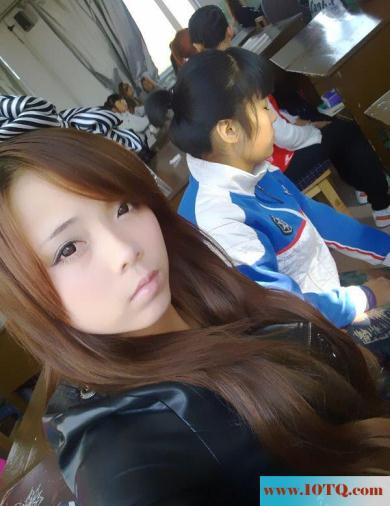 H杯美女模特赵梓茜全裸流出，这样的巨乳男人怎
