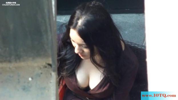白嫩沟乳任人拍(13P)