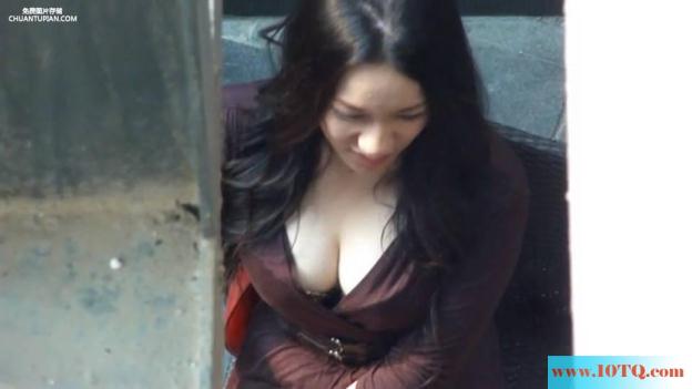 白嫩沟乳任人拍(13P)
