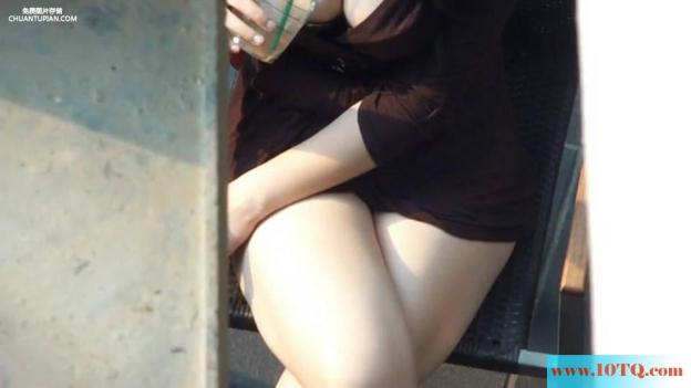 白嫩沟乳任人拍(13P)