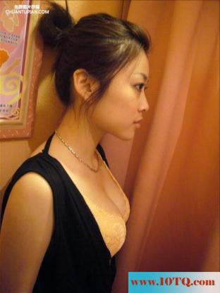 充满诱惑的女同事(12P)
