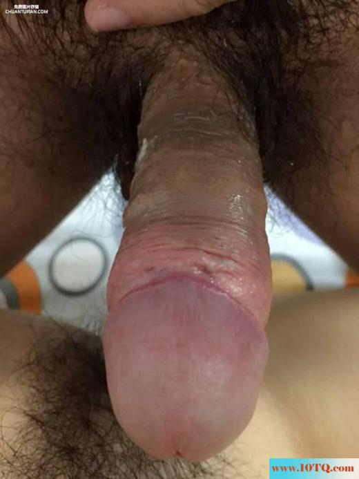 掰开老婆那修长的美腿长枪深深擦入阴道(10P)