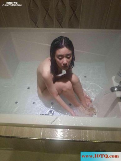 害羞的女友骨感身材还是个处女小穴很紧(10P)