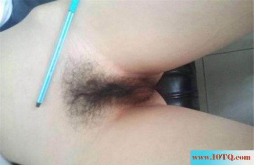 女友用笔测试鸡巴插入深度(13P)