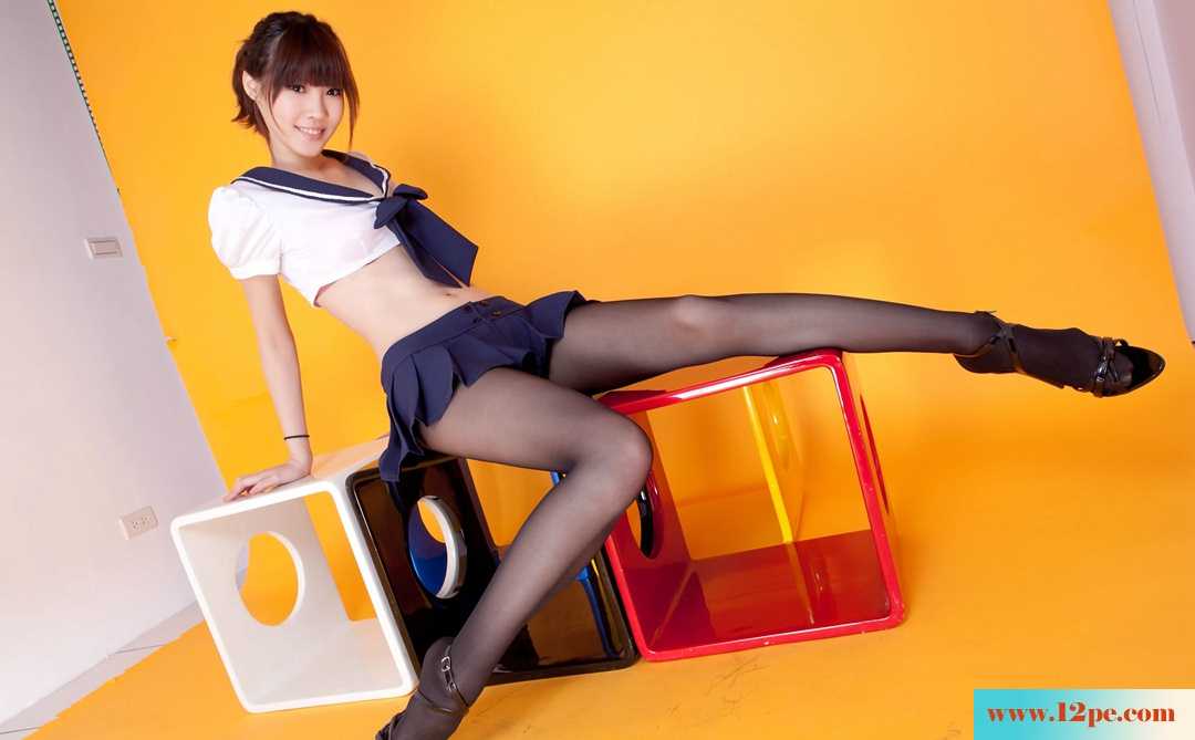 学生妹制服美女秀性感长腿黑丝【13P】