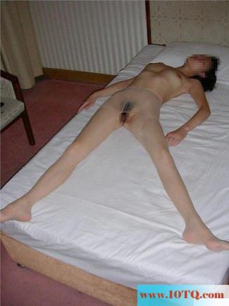 高挑身材肉丝美女约炮宾馆激情性爱内射(11P)