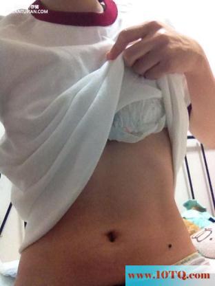 乳头内陷的姑娘，看着有点难受(13P)