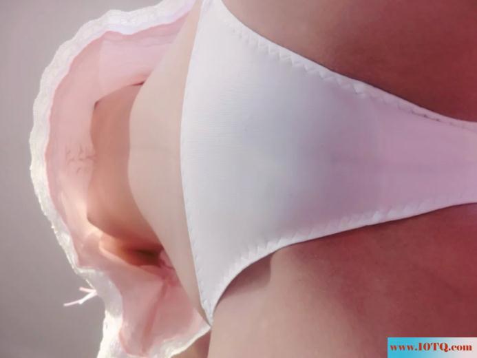 玩腻了大胸的,试试这种贫乳学生妹别有一番滋味