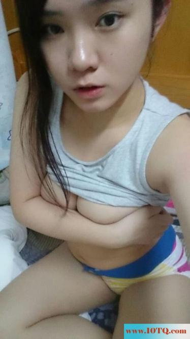 婉芳之流金岁月美好的乳房，星期六一点四十二