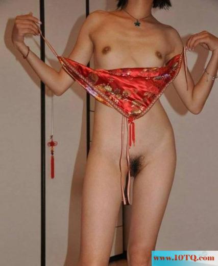 我的新婚老婆穿着红肚兜儿(13P)