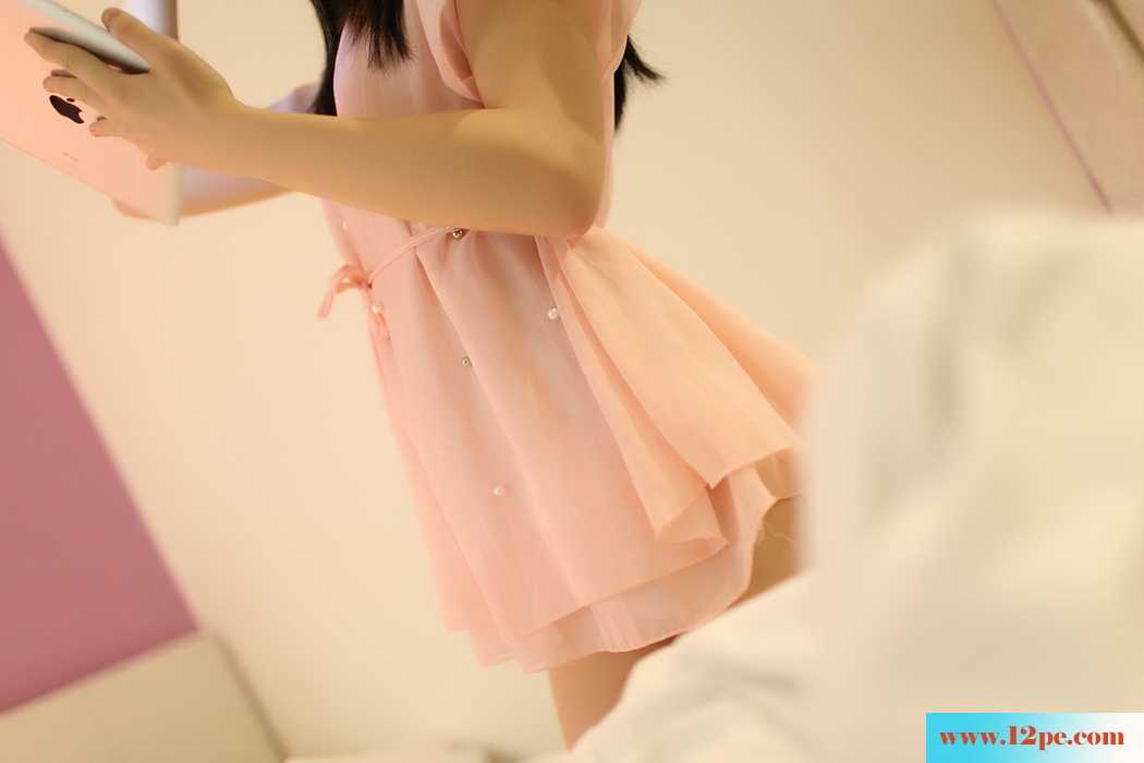 妹子迷人细腻雪白美腿【12P】