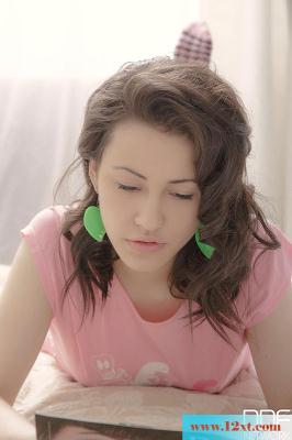 未成年少男少女玩3P(16P)