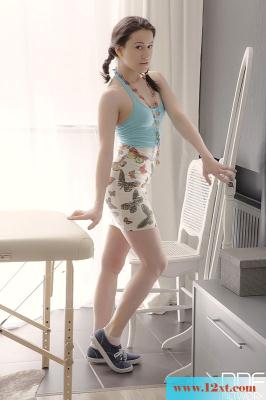 小情侣按摩床上激情(16P)