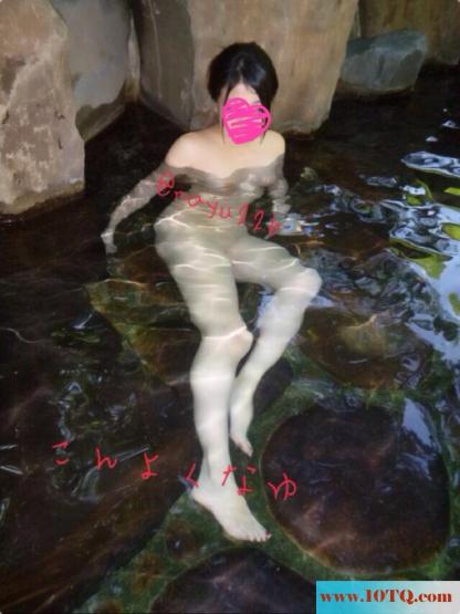 小萝莉粉嫩诱惑的自拍(27P)