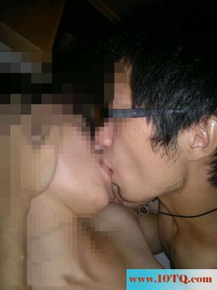 小三生日，叫个小伙子一起如家3P作为生日礼物