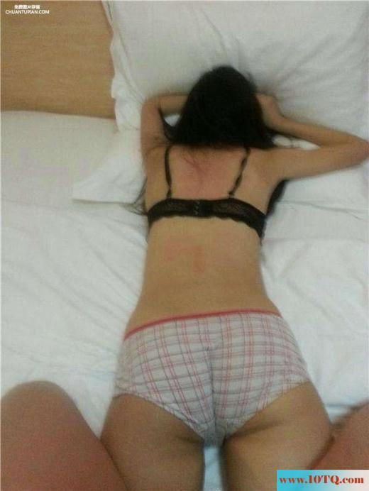 性感花纹蕾丝内裤美女迷人的身姿诱惑人心的面