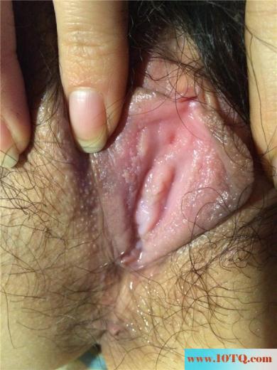 偷会身穿情趣的贫乳情人(18P)
