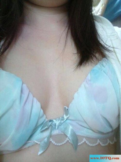 意淫了很多次的女神美丽的乳头妩媚妖娆的内衣