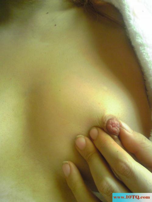 自拍女神饱满柔软的皮肤和美乳(11P)