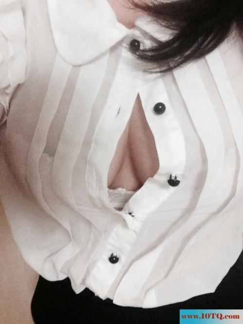 自拍女神F杯湿衬衫乳交10P)