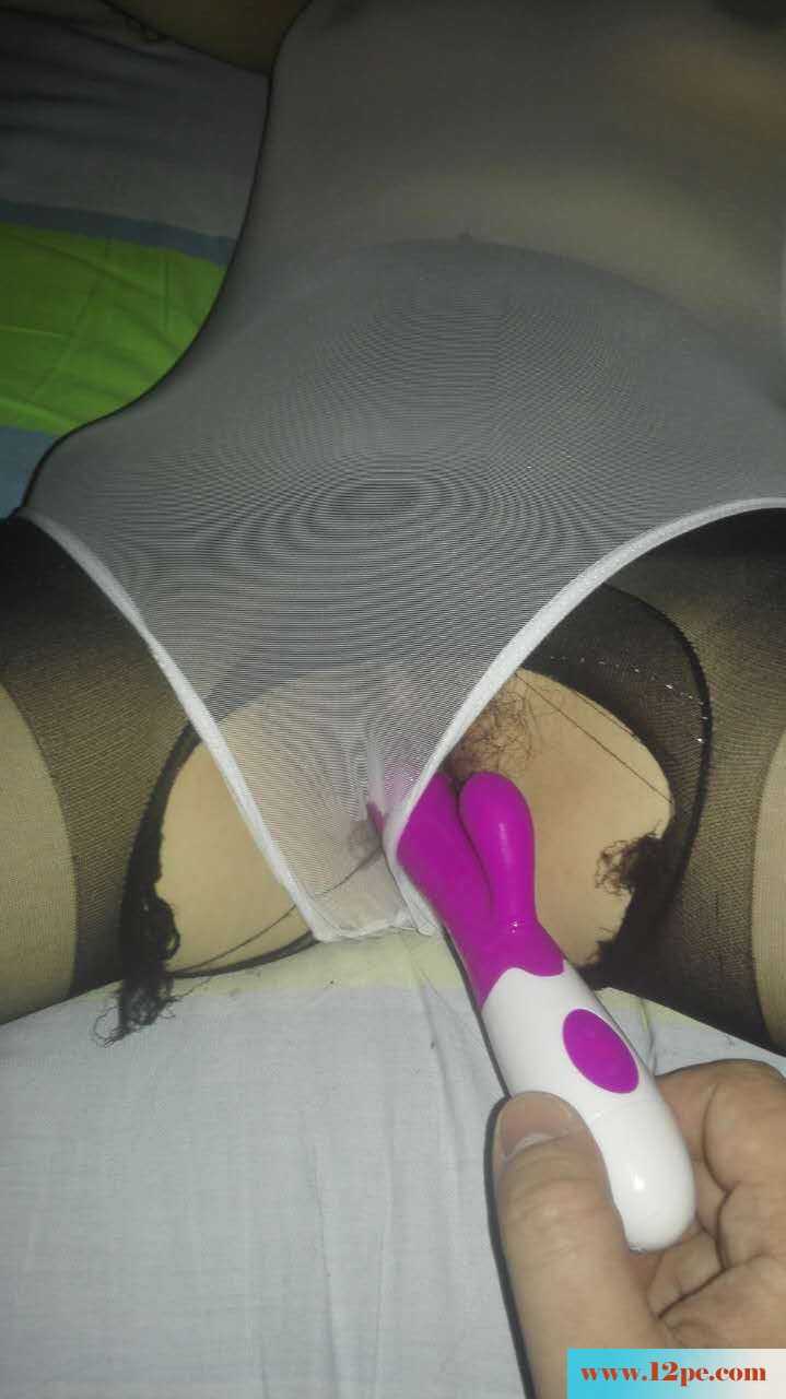 振动棒直插丝袜女的骚屄(10P)
