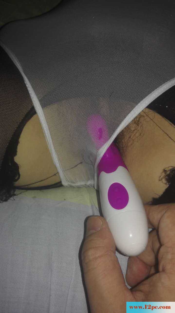 振动棒直插丝袜女的骚屄(10P)