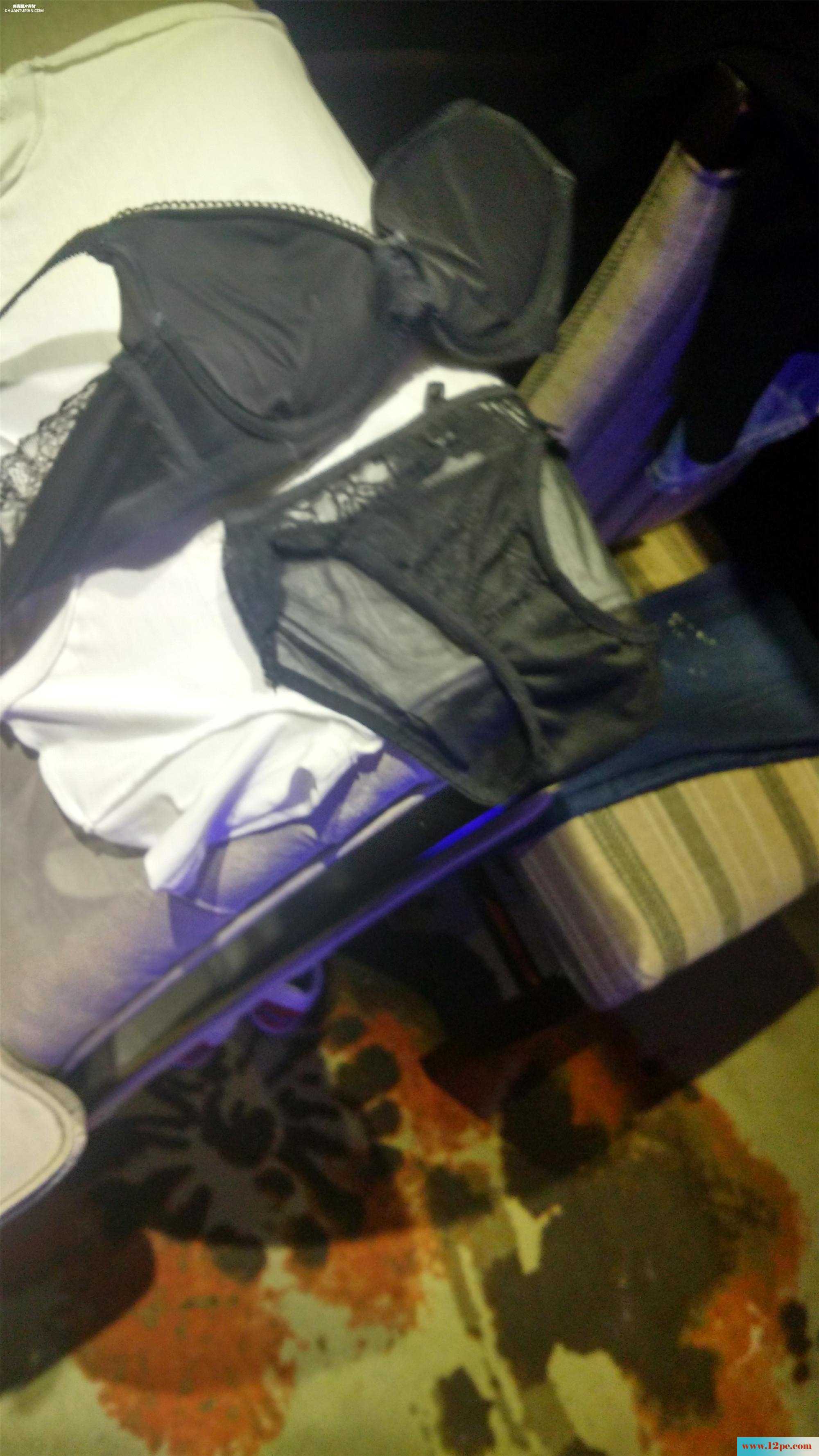 总统套房的无套服务，美女还自带小道具，最后