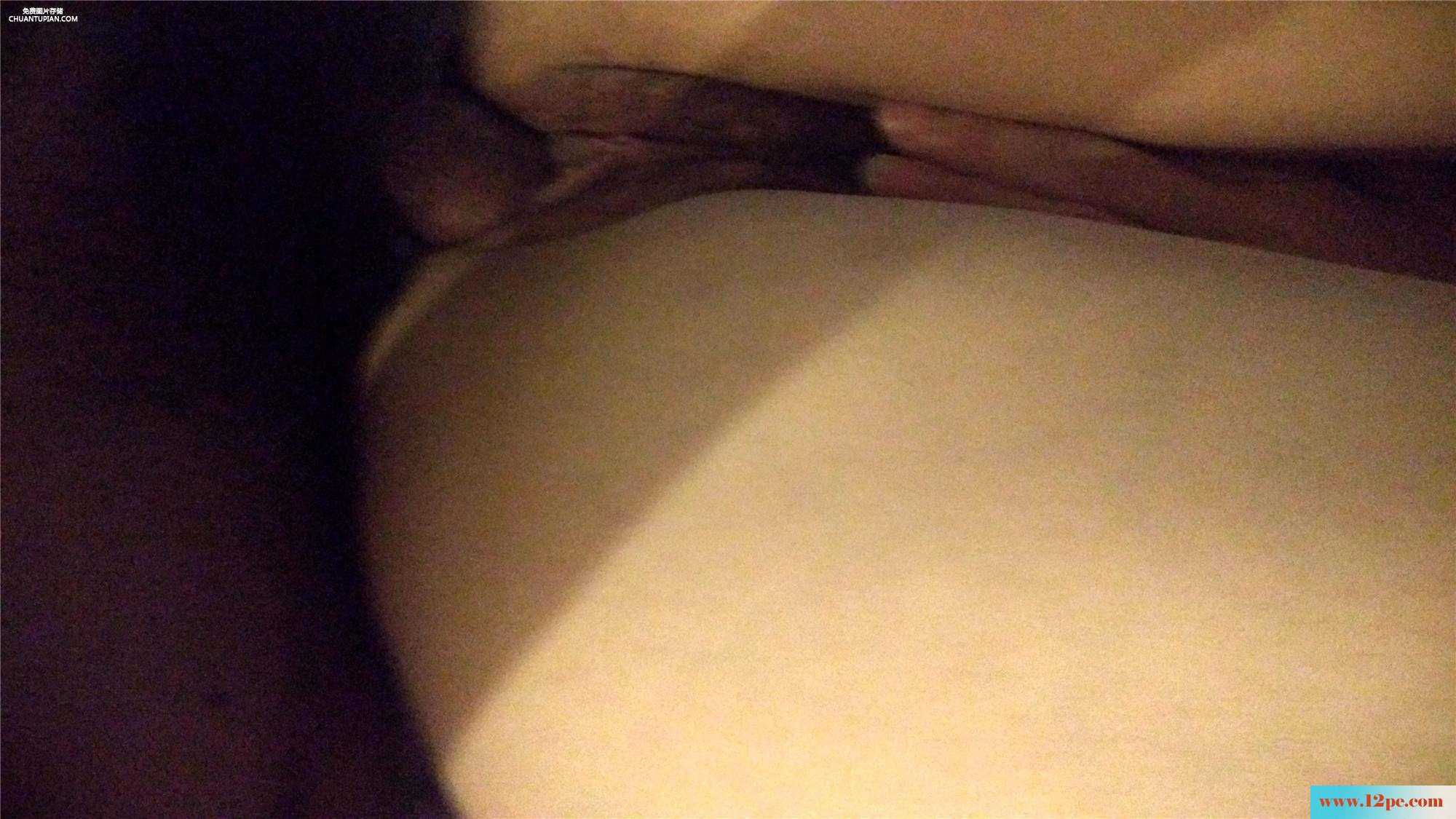 总统套房的无套服务，美女还自带小道具，最后