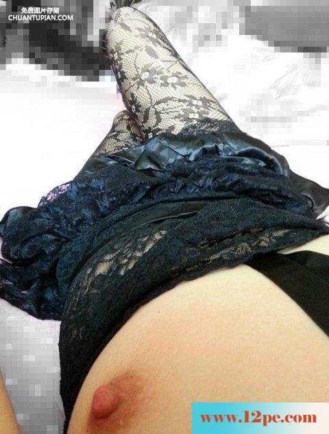 给女友买的黑色蕾丝穿着感觉都不一样(10P)