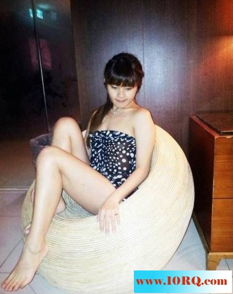 05-14风骚在校小女友，各种场合，各种自慰24P