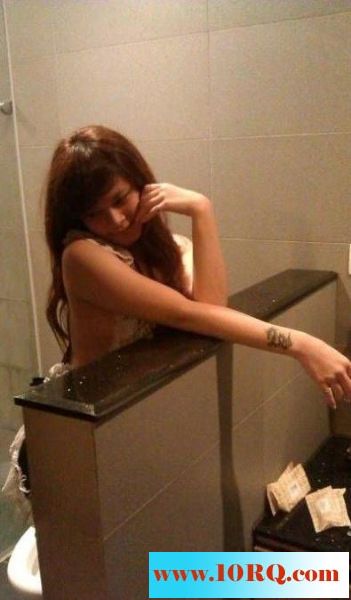 05-14风骚在校小女友，各种场合，各种自慰24P