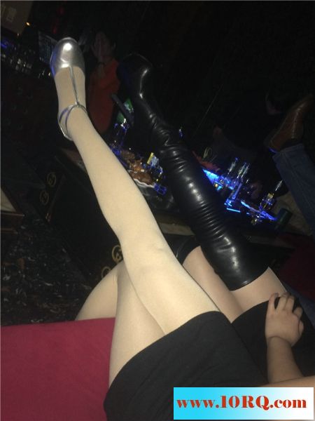 06-29老板娘搞上床12P