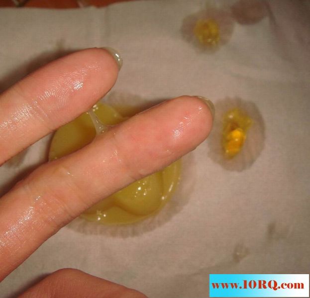 06-29骚妇的小嘴饿了喂她吃点果冻,更爱情趣玩法