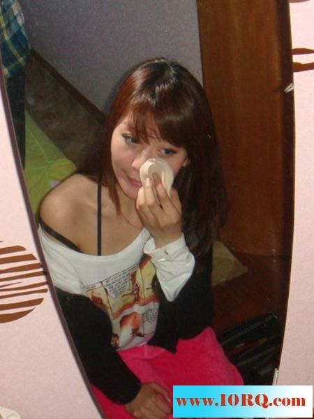 08-0190后妹子宿舍里的淫照，陰毛太多了吧12P