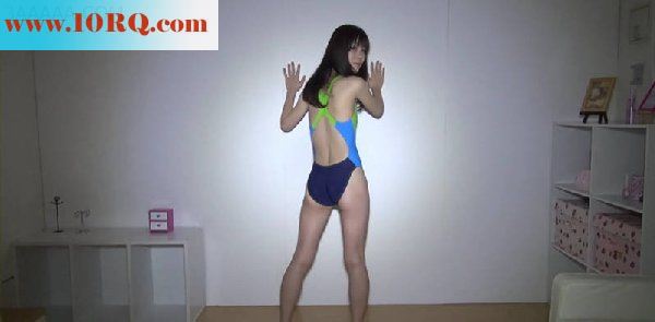 穿着可爱泳装的娇嫩小骚女原来是这幺骚[9P]