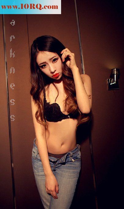 大胆的牛仔裤骚女私房图[14P]