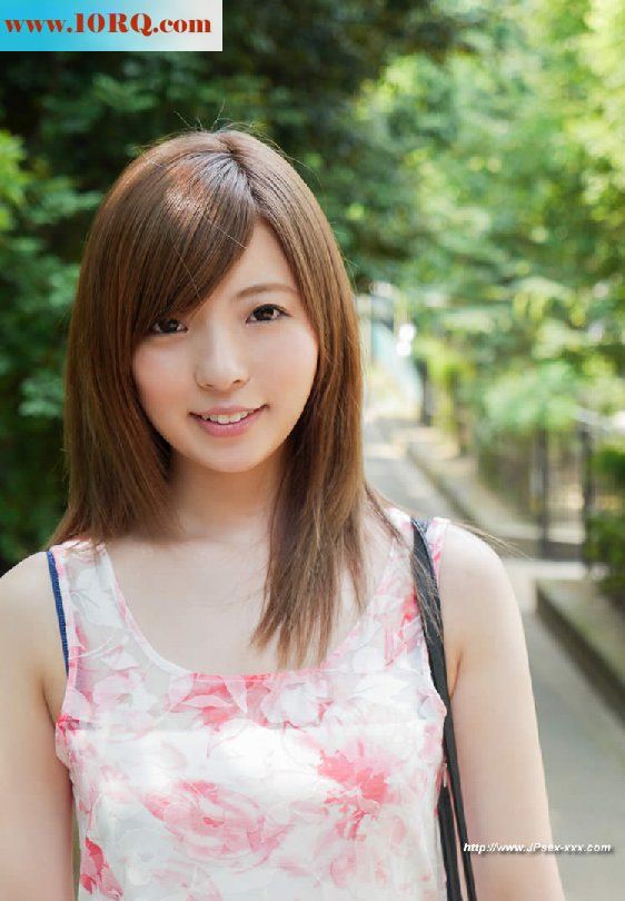 公园里蹒跚一个骚女回家[16P]