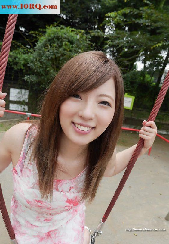 公园里蹒跚一个骚女回家[16P]