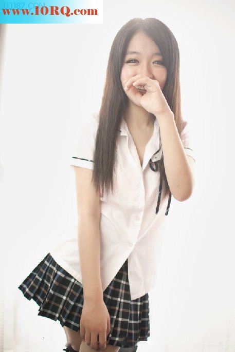 黑丝袜学生制服骚女写真[11P]