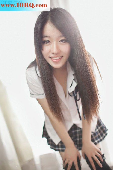 黑丝袜学生制服骚女写真[11P]