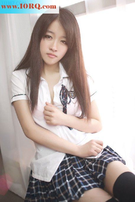 黑丝袜学生制服骚女写真[11P]