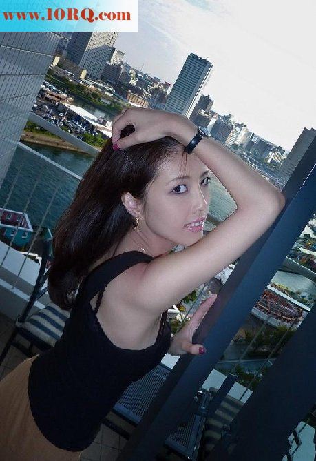 极致诱惑的人妻美少妇，让人欲罢不能[9P]