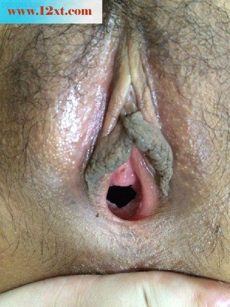 18岁女友的嫩逼缝短短几个月被操成了大窟窿[1
