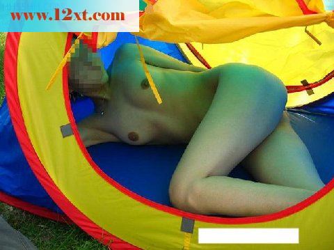 调皮的小媳妇躲在帐篷给我拍[10P]