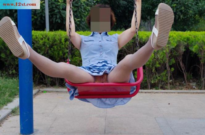 <!-- 标题采集开始 -->(户外休闲小区露出)~早上锻练身体记录真实的印<!-- 标题采集结束 -->