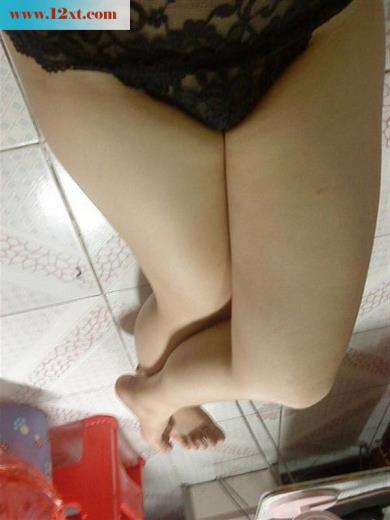 丰满的大奶妹子(12P)