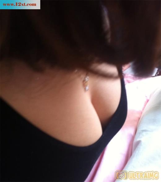 还在读书的女友这粉嫩红人的阴唇好嫩(16P)