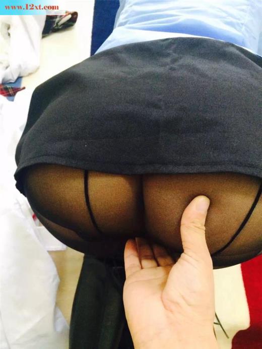 纪念相识十周年内射警花老婆(14P)