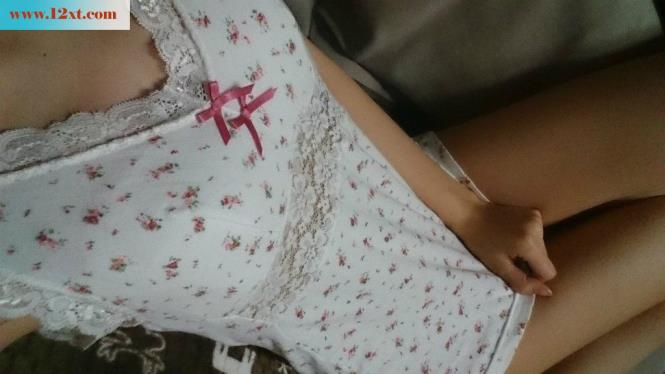 江南小女子，最忆是江南。。贫乳不性感，不喜